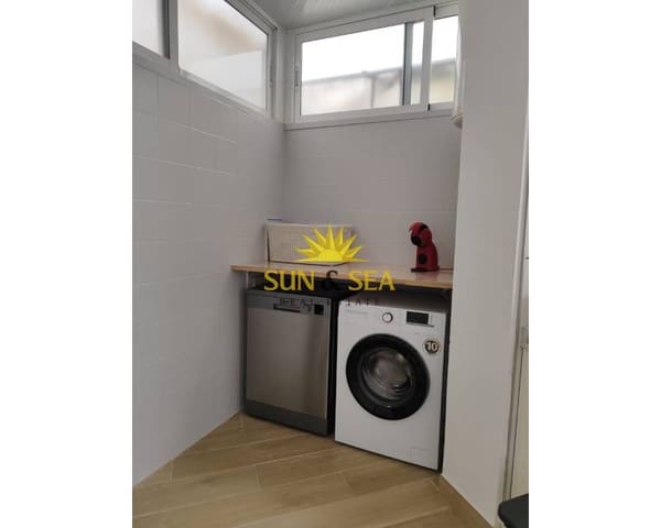 3 soveværelse Lejlighed til leje i Playa Flamenca, Orihuela med swimmingpool - € 1.250 (Ref: 9186022)