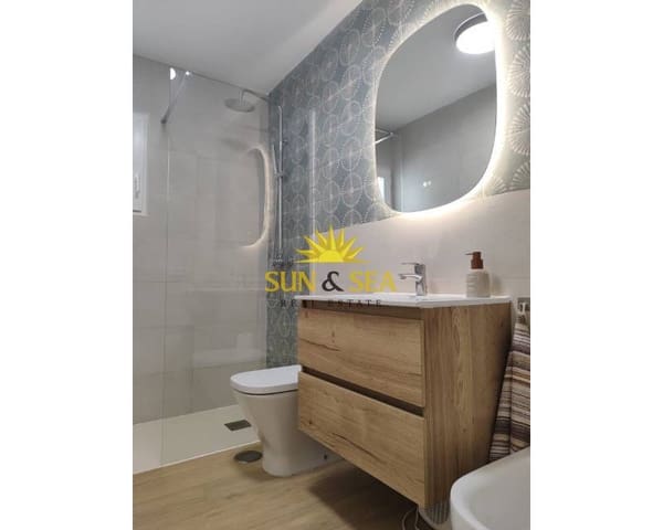 3 soveværelse Lejlighed til leje i Playa Flamenca, Orihuela med swimmingpool - € 1.250 (Ref: 9186022)