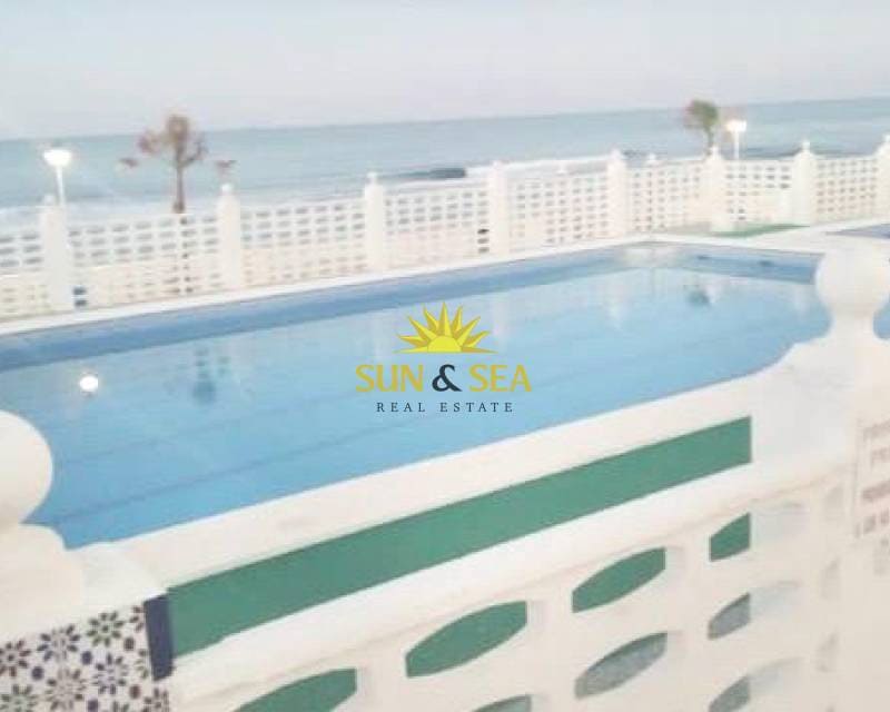 1 soveværelse Studio til leje i La Manga del Mar Menor med swimmingpool - € 550 (Ref: 9186150)