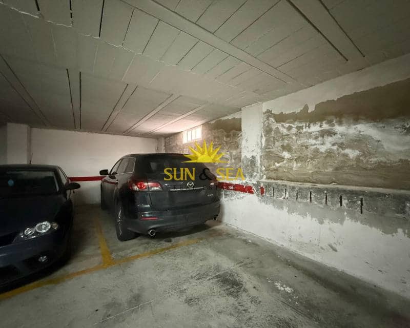 3 makuuhuone Kattohuoneisto vuokrattavana paikassa Torrevieja mukana 
autotalli - 850 € (Ref: 9187275)