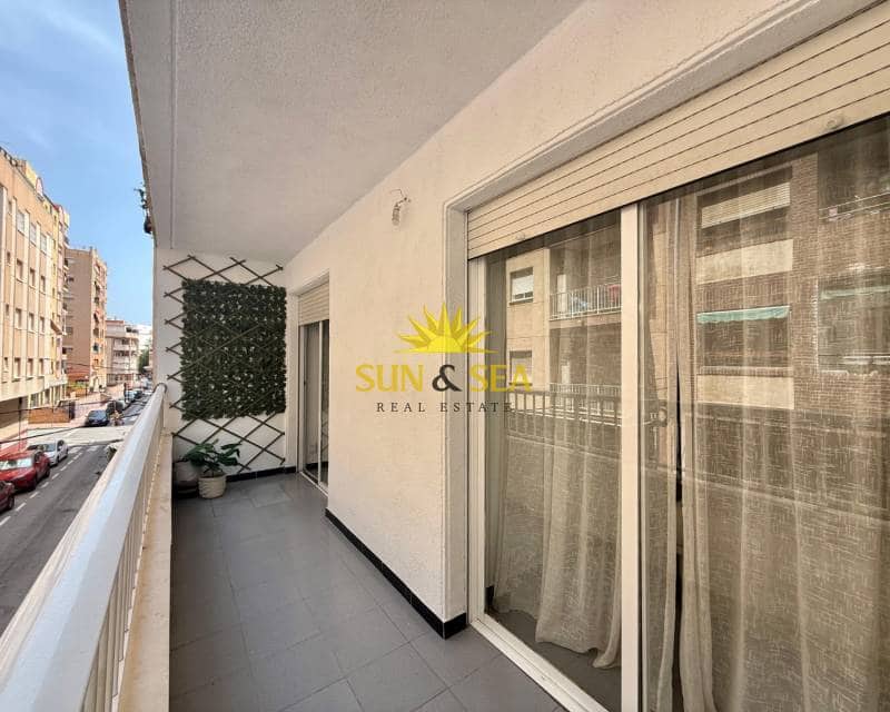 3 soveværelse Lejlighed til leje i Torrevieja - € 800 (Ref: 9187278)