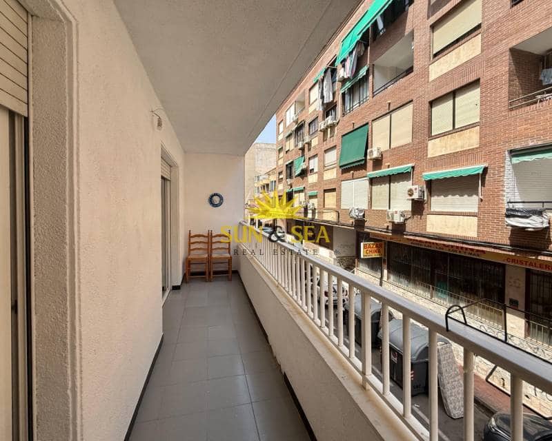 3 soveværelse Lejlighed til leje i Torrevieja - € 800 (Ref: 9187278)