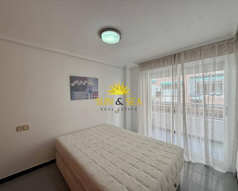 3 soveværelse Lejlighed til leje i Torrevieja - € 800 (Ref: 9187278)