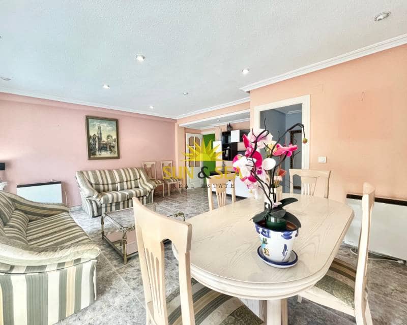 2 soveværelse Lejlighed til leje i Torrevieja - € 750 (Ref: 9187459)