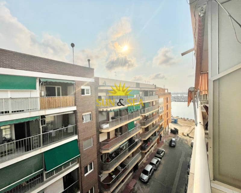 2 soveværelse Lejlighed til leje i Torrevieja - € 750 (Ref: 9187459)