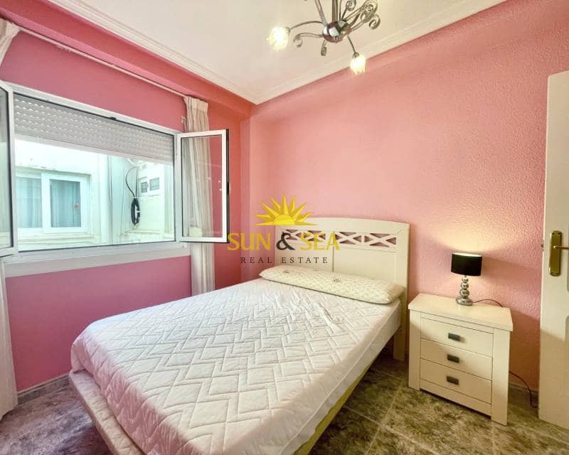 2 soveværelse Lejlighed til leje i Torrevieja - € 750 (Ref: 9187459)