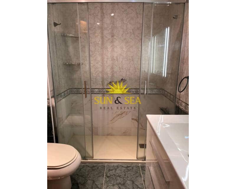 3 makuuhuone Huoneisto vuokrattavana paikassa Santa Pola mukana uima-altaan 
autotalli - 900 € (Ref: 9187852)