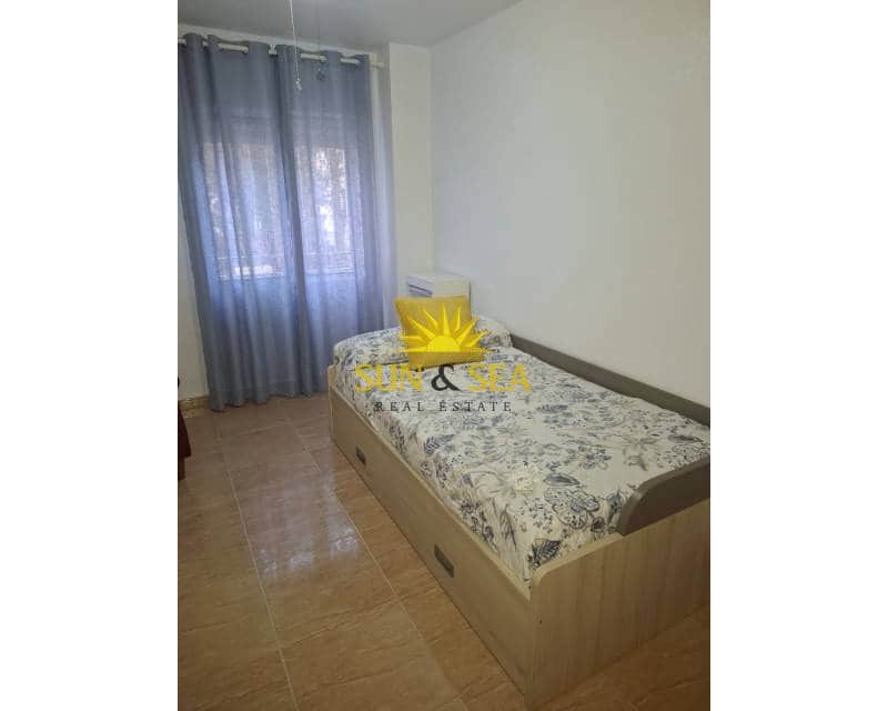2 quarto Apartamento para arrendar em Playa Honda com piscina - 600 € (Ref: 9191430)