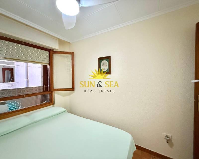 3 Zimmer Ferienapartment in Torrevieja mit Pool - 750 € (Ref: 9194890)