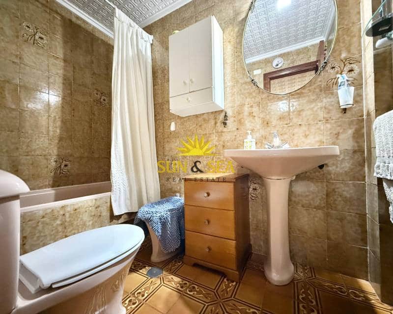 3 Zimmer Ferienapartment in Torrevieja mit Pool - 750 € (Ref: 9194890)