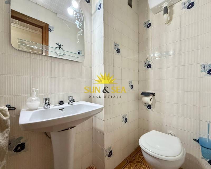 3 Zimmer Ferienapartment in Torrevieja mit Pool - 750 € (Ref: 9194890)