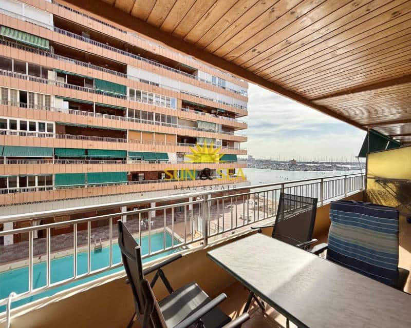 3 Zimmer Ferienapartment in Torrevieja mit Pool - 750 € (Ref: 9194890)