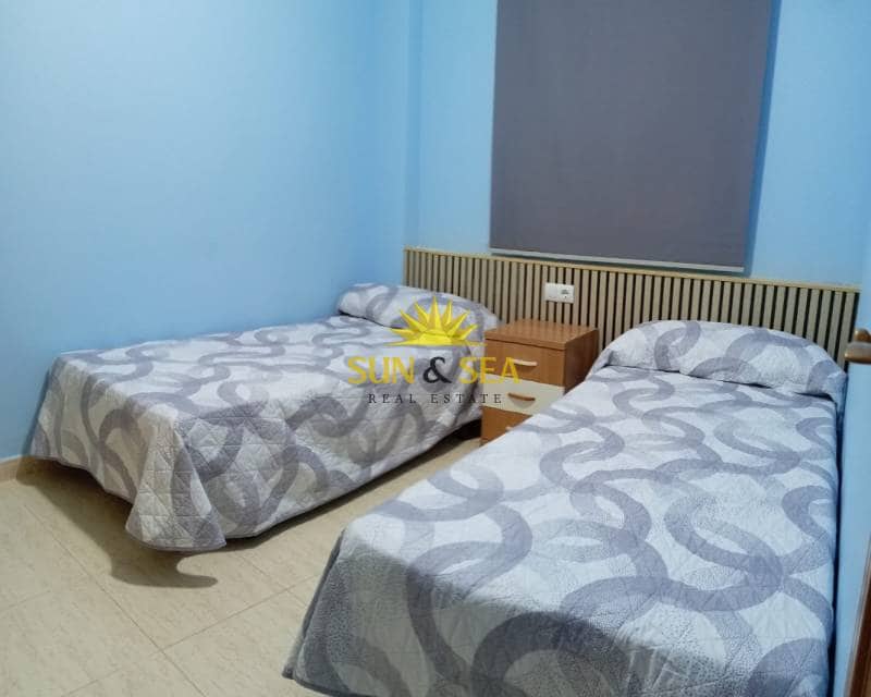 2 soverom Leilighet til leie i La Manga del Mar Menor med svømmebasseng garasje - € 600 (Ref: 9201084)