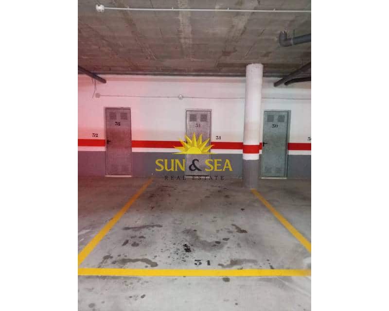 2 soverom Leilighet til leie i La Manga del Mar Menor med svømmebasseng garasje - € 600 (Ref: 9201084)