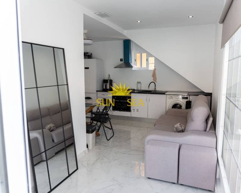 1 soveværelse Lejlighed til leje i Santa Pola - € 750 (Ref: 9201087)