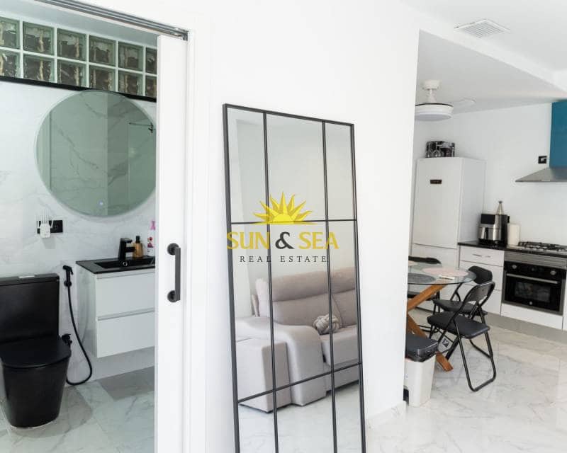 1 soveværelse Lejlighed til leje i Santa Pola - € 750 (Ref: 9201087)