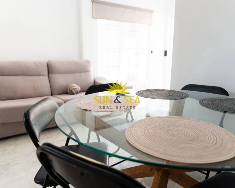 1 soveværelse Lejlighed til leje i Santa Pola - € 750 (Ref: 9201087)