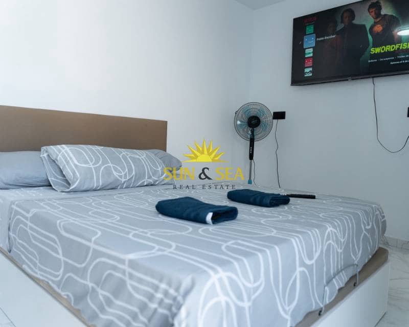 1 soveværelse Lejlighed til leje i Santa Pola - € 750 (Ref: 9201087)