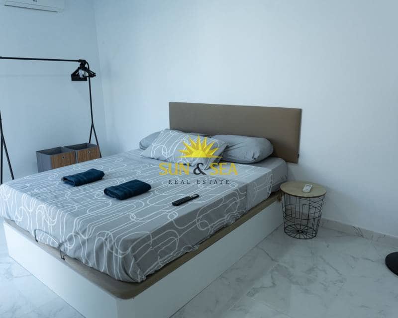 1 soveværelse Lejlighed til leje i Santa Pola - € 750 (Ref: 9201087)