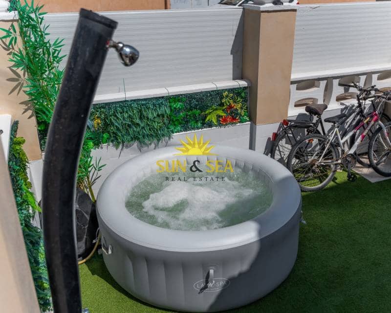 1 soveværelse Lejlighed til leje i Santa Pola - € 750 (Ref: 9201087)