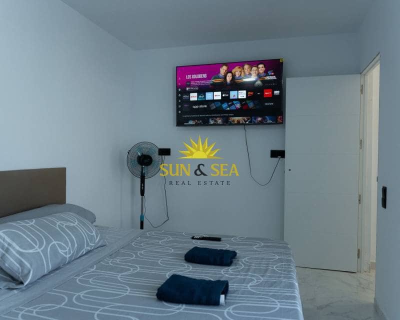 1 soveværelse Lejlighed til leje i Santa Pola - € 750 (Ref: 9201087)