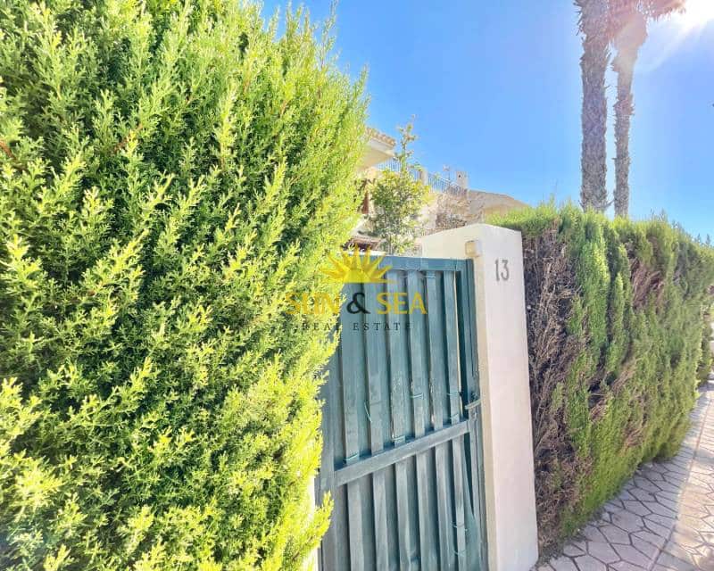 2 bedroom Villa for rent in Orihuela Costa with pool garage - € 800 (Ref: 9203338)