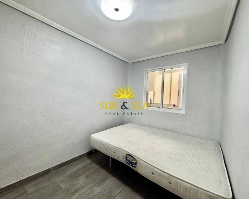 2 soveværelse Lejlighed til leje i Elche / Elx - € 800 (Ref: 9204098)