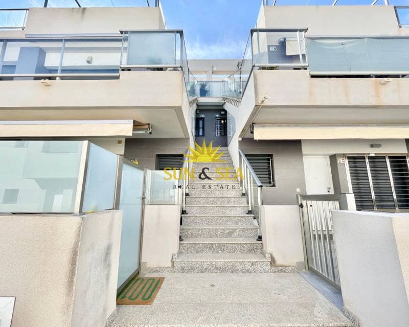 2 quarto Apartamento para arrendar em Pilar de la Horadada com piscina - 1 800 € (Ref: 9220371)