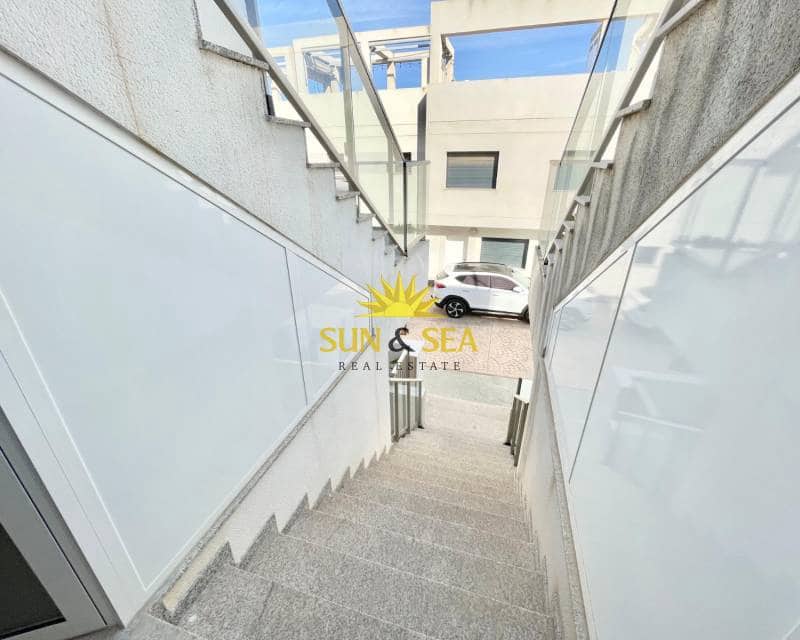 2 quarto Apartamento para arrendar em Pilar de la Horadada com piscina - 1 800 € (Ref: 9220371)