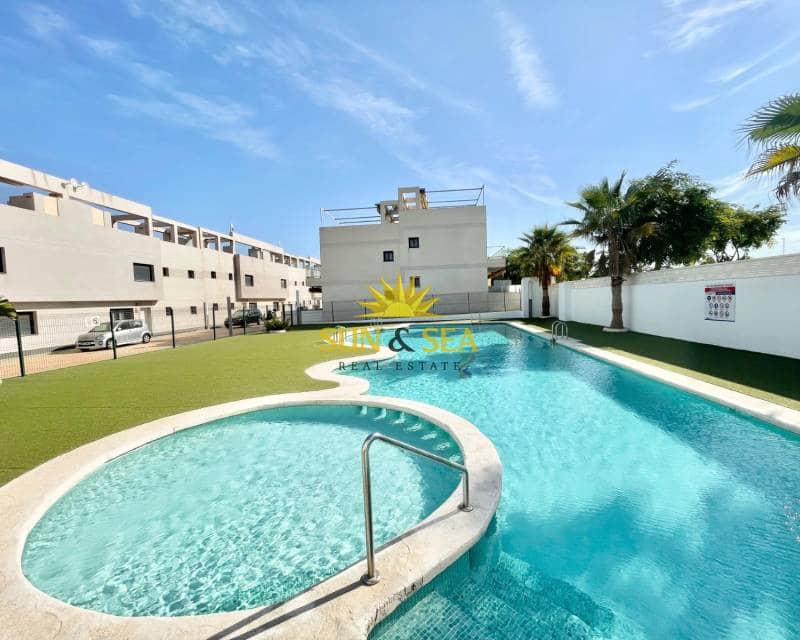 2 quarto Apartamento para arrendar em Pilar de la Horadada com piscina - 1 800 € (Ref: 9220371)