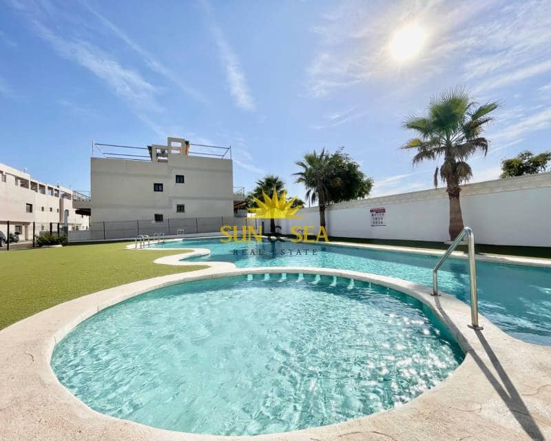 2 quarto Apartamento para arrendar em Pilar de la Horadada com piscina - 1 800 € (Ref: 9220371)