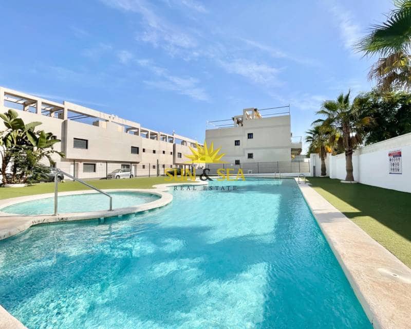 2 quarto Apartamento para arrendar em Pilar de la Horadada com piscina - 1 800 € (Ref: 9220371)