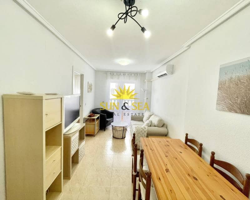 2 sovrum Lägenhet att hyra i Torrevieja med pool - 850 € (Ref: 9221633)