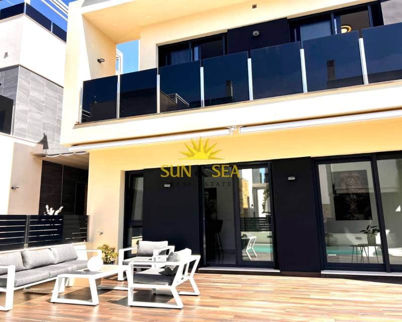 3 Zimmer Villa zu vermieten in Orihuela Costa mit Pool Garage - 2.500 € (Ref: 9228023)