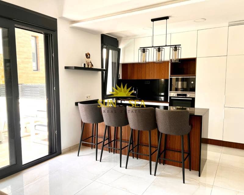 3 Zimmer Villa zu vermieten in Orihuela Costa mit Pool Garage - 2.500 € (Ref: 9228023)