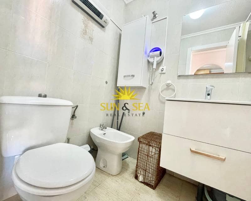 1 sypialnia Apartament do wynajęcia w Torrevieja z basenem - 650 € (Ref: 9231081)