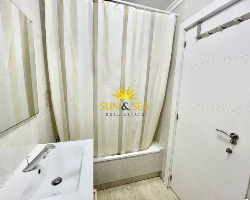 1 sypialnia Apartament do wynajęcia w Torrevieja z basenem - 650 € (Ref: 9231081)