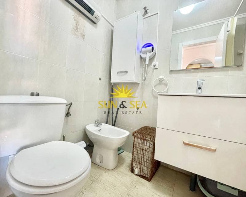 1 sypialnia Apartament do wynajęcia w Torrevieja z basenem - 650 € (Ref: 9231081)