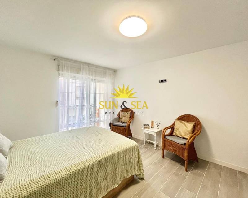 2 soveværelse Lejlighed til leje i Torrevieja - € 1.200 (Ref: 9239326)