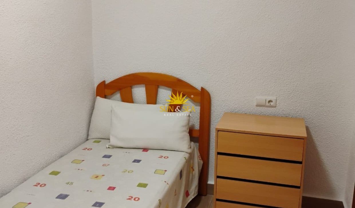 5 bedroom Apartment for sale in Santa Pola with garage - € 310,000 (Ref: 9243656)
