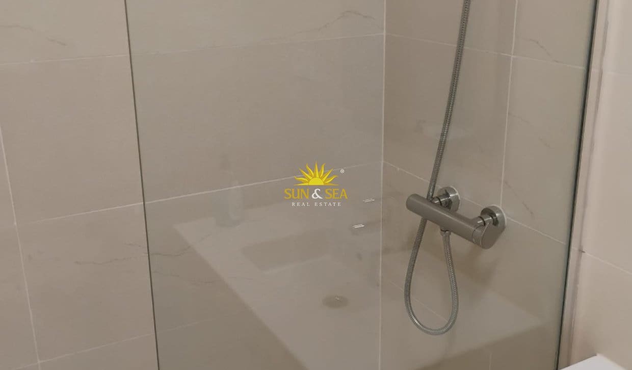 5 bedroom Apartment for sale in Santa Pola with garage - € 310,000 (Ref: 9243656)