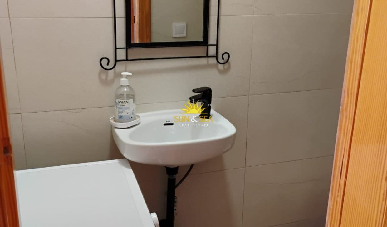 5 bedroom Apartment for sale in Santa Pola with garage - € 310,000 (Ref: 9243656)