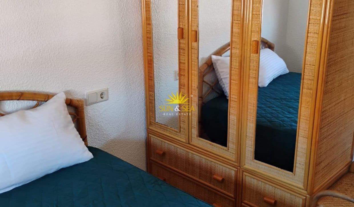 5 bedroom Apartment for sale in Santa Pola with garage - € 310,000 (Ref: 9243656)