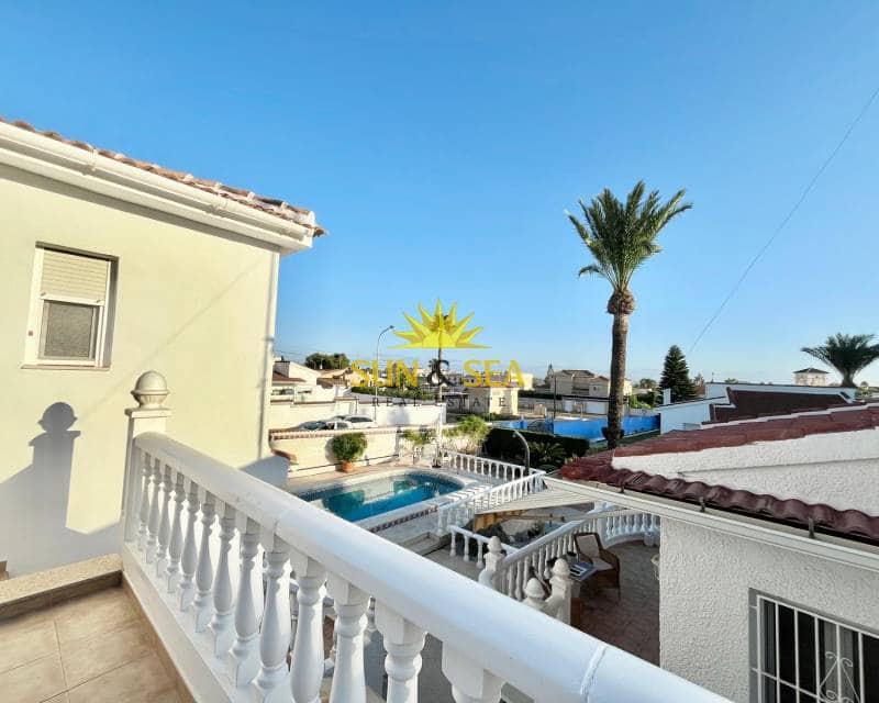 3 soveværelse Villa til salg i Ciudad Quesada med swimmingpool garage - € 520.000 (Ref: 9244461)