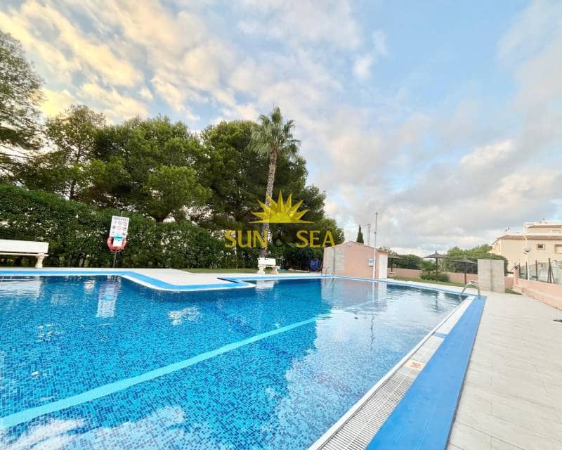 2 bedroom Apartment for rent in Torrevieja with pool - € 700 (Ref: 9251596)