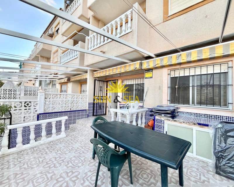 2 bedroom Apartment for rent in Torrevieja with pool - € 700 (Ref: 9251596)