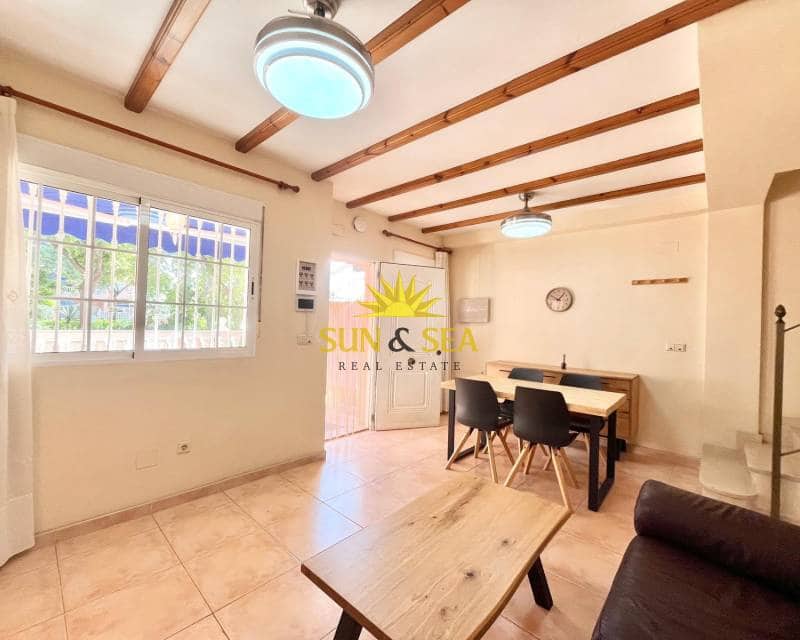 Villa/Maison de 4 chambres à louer à Santa Pola - 1 200 € (Ref: 9255544)