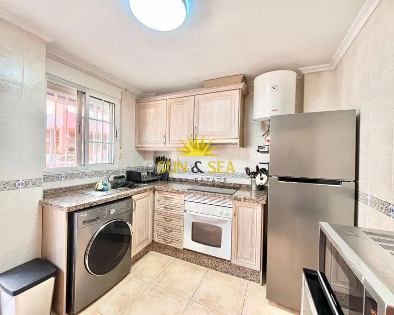Villa/Maison de 4 chambres à louer à Santa Pola - 1 200 € (Ref: 9255544)