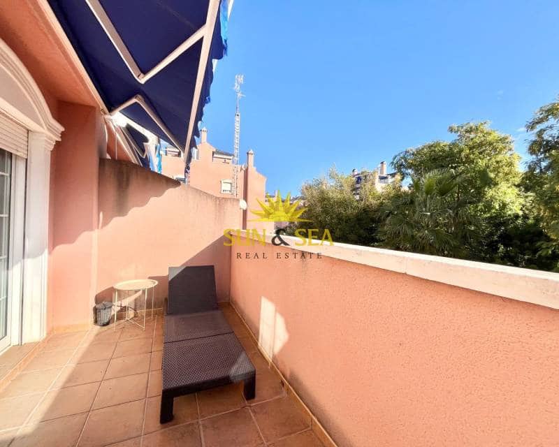 Villa/Maison de 4 chambres à louer à Santa Pola - 1 200 € (Ref: 9255544)