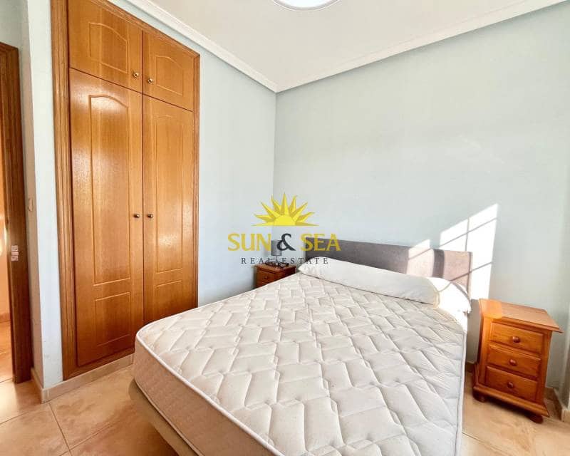 Villa/Maison de 4 chambres à louer à Santa Pola - 1 200 € (Ref: 9255544)